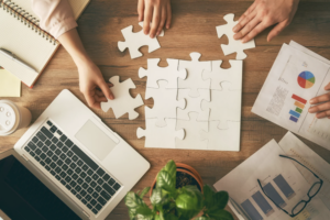 Illustration de la construction d’une stratégie financière pour les collectivités dans un contexte de taux incertain